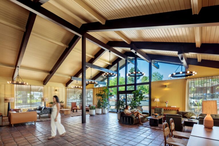 Murrieta Hot Springs Lobby